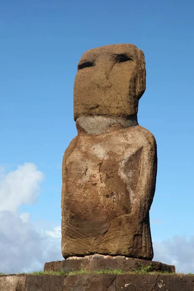 Bir Moai Ahu Riata Hanga Piko Paskalya Adası Şili — Stok fotoğraf