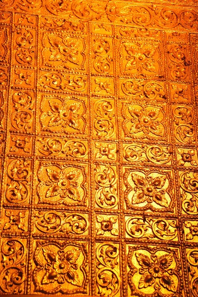 Close Golden Wall Designed Flowers Buddhist Botataung Pagoda Yangon Myanmar — Stock Photo, Image