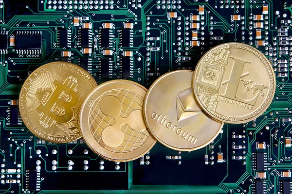 Litecoin Onda Ethereum Bitcoin Monedas Oro Que Representan Criptocurrenías Contra — Foto de Stock