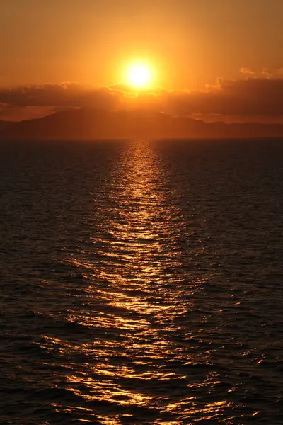 Belo pôr-do-sol laranja Caribe ao largo da costa da Jamaica . — Fotografia de Stock