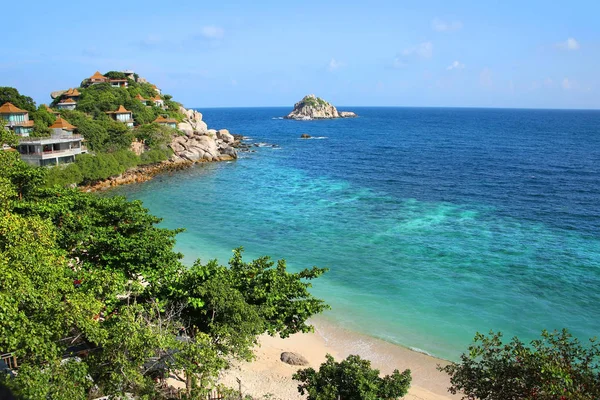 Krásné tropické pláže podél pobřeží Koh Tao, Thajsko. — Stock fotografie