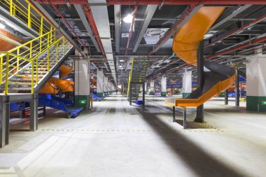 Bir büyük lojistik merkezi iç