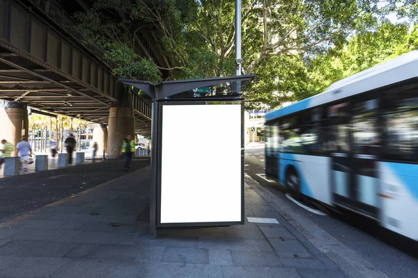 Lightbox Διαφήμιση Δίπλα Από Στάση Των Λεωφορείων Πόλης Σίδνεϊ Στην — Φωτογραφία Αρχείου
