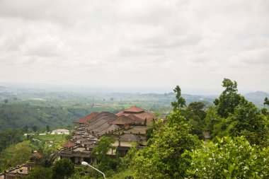 Bulutlu bir günde Bali görünümü