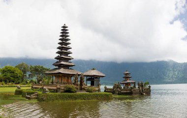 Bali 'deki Hindu tapınağı