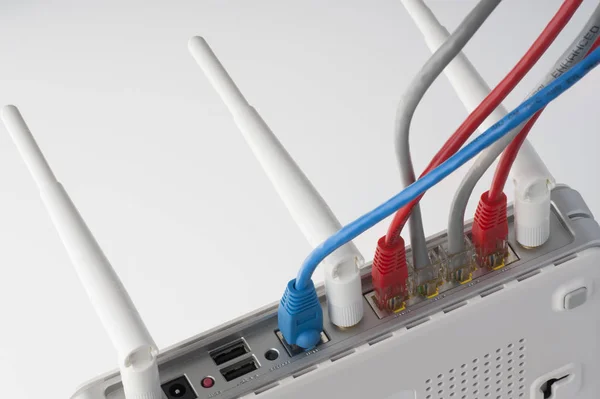 커넥터를 라우터를 스위치 네트워크 케이블 — 스톡 사진