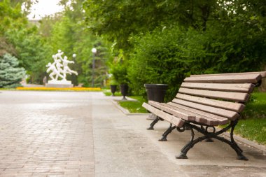 Park sokak. İyi akşamlar. Arka plan bulanık
