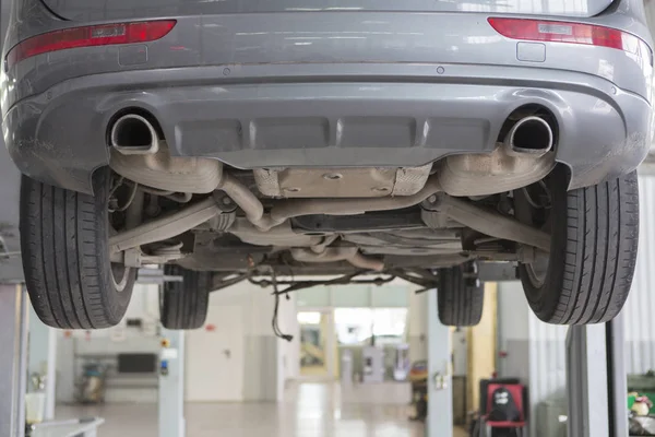 Carro Garagem Oficina Reparação Automóveis Com Equipamento Reparação Especial Fundo — Fotografia de Stock