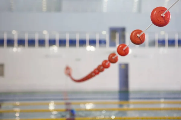 Piscina Vazia Universidade Fundo Embaçado Uma Piscina Visível — Fotografia de Stock