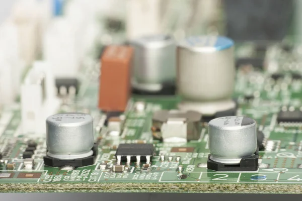 Componentes Eletrônicos São Montados Placa Dispositivo Chips Diodos Capacitores Sufoca — Fotografia de Stock