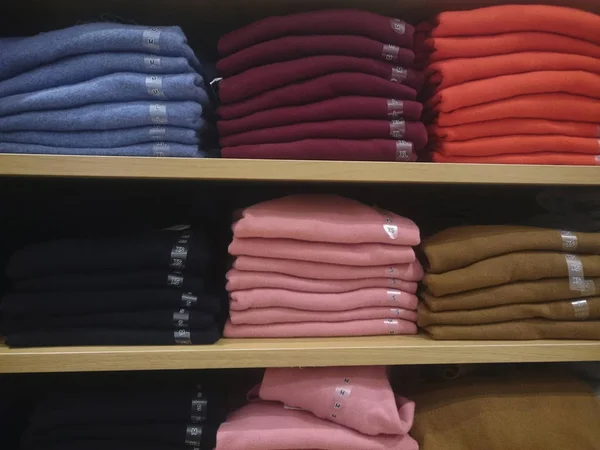 Camisas Hombre Estantes Tienda Close —  Fotos de Stock