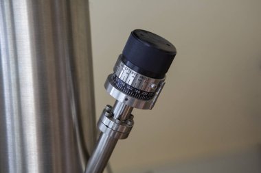 Labaratuar donanımları bilimsel deneyler için. Endüstriyel arka plan. Yakın çekim