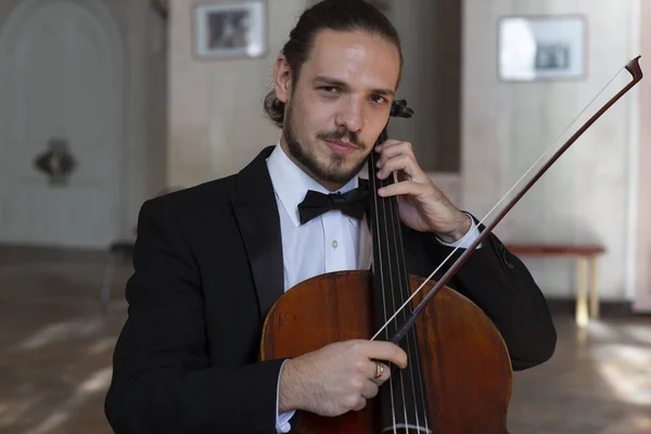 Ung Cellist Som Spelar Cello Genre Porträttet — Stockfoto