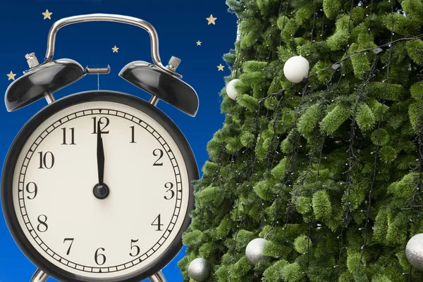 Christmas Gift Box Alarm Clock Fir Tree Branch View Copy — Stock Photo, Image
