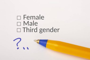 cinsiyet - checkbox sarı kalemi kağıdına beyaz bir kene ile. Denetim listesi kavramı. Yakın çekim