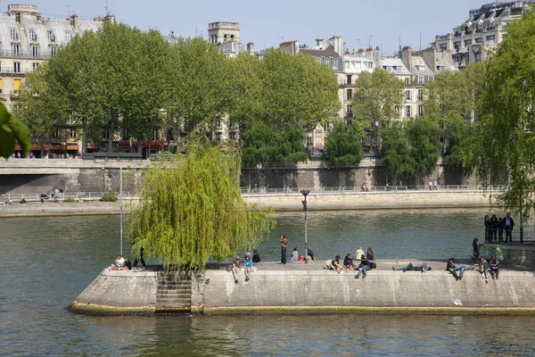 Paris France April 2011 Tourist Outdoor Excursion Boats Picturesque River — Stock Photo, Image