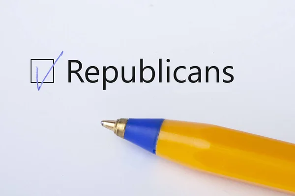 Republicans Checkbox Tick White Paper Yellow Pen Checklist Concept Close — Stock Photo, Image