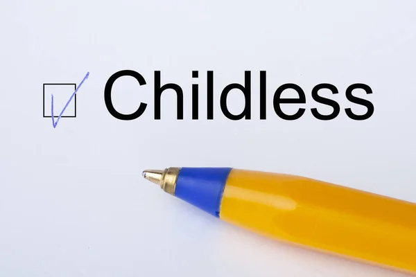 Childness Sarı Kalemi Kağıdına Beyaz Bir Kene Ile Onay Kutusu — Stok fotoğraf