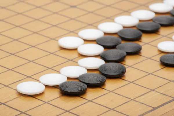Go Board, traditionelles chinesisches Strategie-Brettspiel.Spiel Gehirntraining — Stockfoto