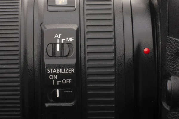 Close-up van een Dslr camera in donkere sfeer — Stockfoto