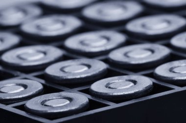 Tabanca mermi yığını. MKE yayılmasını sınırlayan kavramı. Tonlu görüntü