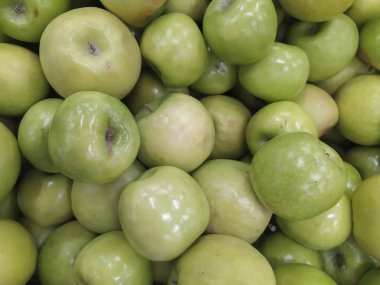 Yeşil elma arka plan, sığ derinlik-in tarla.