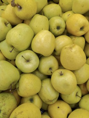 Yeşil elma arka plan, sığ derinlik-in tarla.