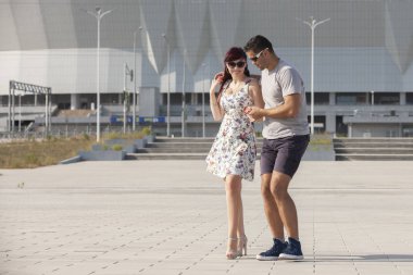 Genç çift Caribbean Salsa dansları. Sosyal etkinlik kavramı.