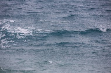 Efekt işleme çapraz düşük açılı görünümü kadar yakın dalga deniz.
