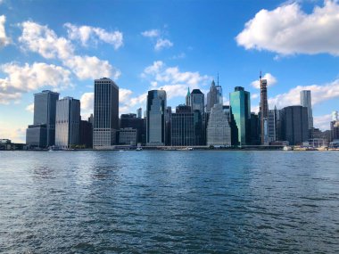 Manhattan manzarası, New York, ABD panoramik manzaralı çarpıcı. Gökdelenler ve finans merkezi panoramik manzarası.