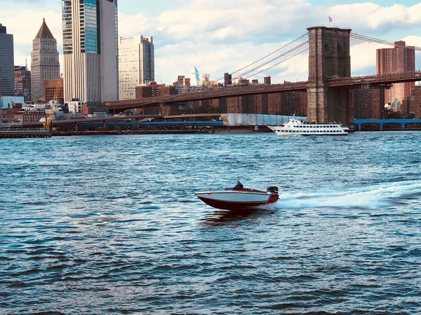 Pohled Loď Řeku Hudson Brooklyn Bridge Manhattan Skyline New York — Stock fotografie