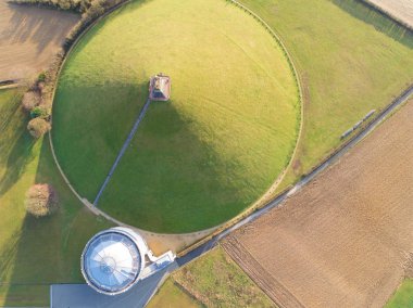 Çiftliği olan aslan höyüğün hava görünümünü arazi çevresinde. Büyük Butte Du Lion öldüğü yerde Napolyon Waterloo savaş. Belçika. 