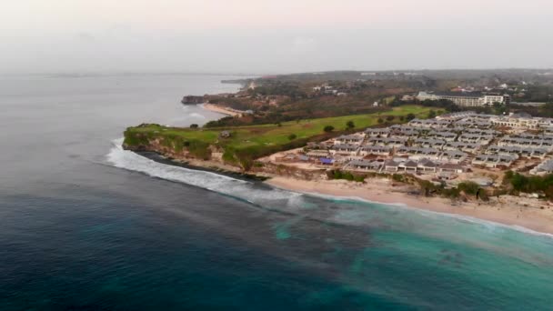 Aerial View Luxury Golf Field Next Cliff Ocean Beach Bali — Stock Video