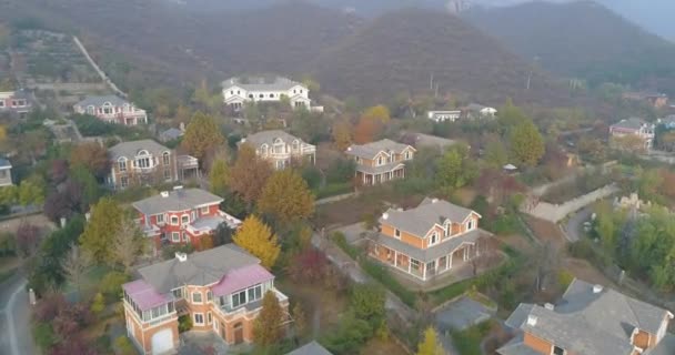 Luftaufnahme Teurer Villen Wohlhabender Landschaft Neben Dem Berg Vorort Von — Stockvideo