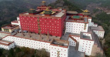 Putuo Zongcheng Budist tapınak, Chengde, sekiz dış tapınaklar biri hava görünümünü 1767 ve 1771 arasında inşa edilmiş ve Potala Sarayı Tibet'te sonra modellenmiştir. Chengde Mountain Resort. Çin