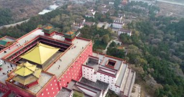 Putuo Zongcheng Budist tapınak, Chengde, sekiz dış tapınaklar biri hava görünümünü 1767 ve 1771 arasında inşa edilmiş ve Potala Sarayı Tibet'te sonra modellenmiştir. Chengde Mountain Resort. Çin