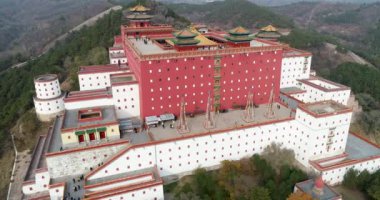 Putuo Zongcheng Budist tapınak, Chengde, sekiz dış tapınaklar biri hava görünümünü 1767 ve 1771 arasında inşa edilmiş ve Potala Sarayı Tibet'te sonra modellenmiştir. Chengde Mountain Resort. Çin