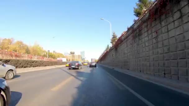 Уповільнена Pov Точки Зору Передні Керування Автомобілем Дорозі Протягом Осені — стокове відео