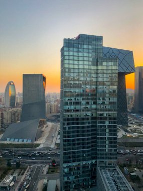 Merkezi İş Bölgesi Pekin kuleleri Cctv Kulesi ve CITIC kule süper uzun boylu gökdelen üzerinde gündoğumu sırasında arka plan ile. Pekin, Çin. 12/19/2018