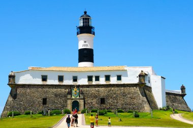 Farol da Barra (Barra deniz feneri) Salvador, Bahia, Brezilya. Bahia, Bahia de Todos os Santos Körfezi, Farol da Barra Lighthouse Salvador tarihi mimarisi