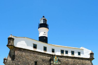Farol da Barra (Barra deniz feneri) Salvador, Bahia, Brezilya. Bahia, Bahia de Todos os Santos Körfezi, Farol da Barra Lighthouse Salvador tarihi mimarisi.