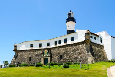 Farol da Barra (Barra deniz feneri) Salvador, Bahia, Brezilya. Bahia, Bahia de Todos os Santos Körfezi, Farol da Barra Lighthouse Salvador tarihi mimarisi.