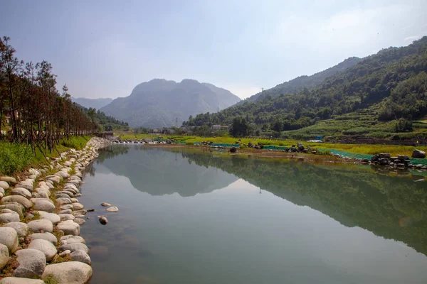 Hermoso Fondo Con Vistas Río Montaña Sichuan China Reflejo Montaña —  Fotos de Stock