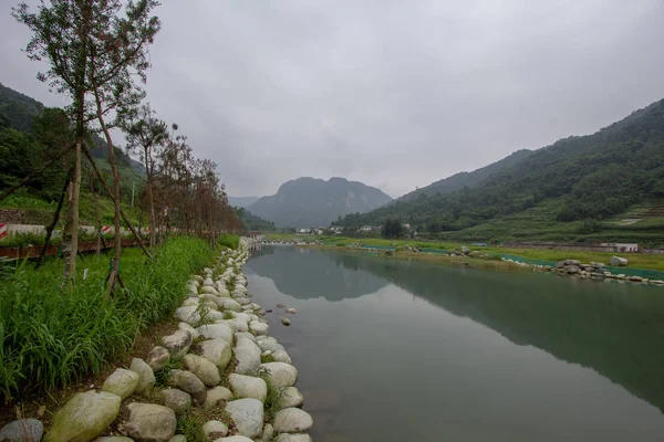 Hermoso Fondo Con Vistas Río Montaña Sichuan China Reflejo Montaña —  Fotos de Stock