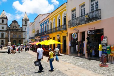 Cruzeiro de Sao Francisco Anchieta koloni Hıristiyan haç ve Pelourinho, içinde tarihi merkezi Salvador Bahia de San Francisco Kilisesi. Brezilya. 