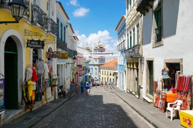 Tarihi İlçe Pelourinho renkli sömürge evleri. Tarihi Merkezi, Salvador, Bahia, Brezilya. Tarihi mahalle ünlü cazibe turistik gezi, küçük mağaza ve Restoran için.