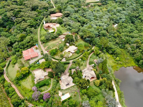 Vista Aérea Paisagem Vale Verde País Tropical Com Floresta Campo — Fotografia de Stock