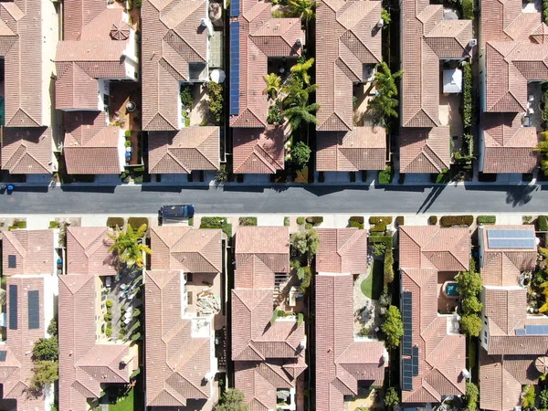 Vista Aérea Bairro Suburbano Com Moradias Ricas Idênticas Lado Outro — Fotografia de Stock