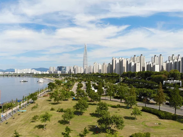 ソウル 韓国の空中景色の街並み 蚕室での空中ビューロッテタワー ソウルの川と山の景色ソウル市内の都市のスカイライン ソウル 2018 の空中風景 — ストック写真