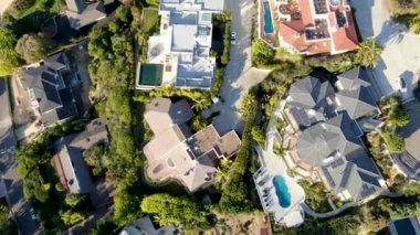 La Jolla havadan görünümü küçük kıyı şeridi şehir ile güzel güzel zengin Villa Yüzme havuzlu. La Jolla, San Diego, Kaliforniya, ABD. West coast gayrimenkul geliştirme.